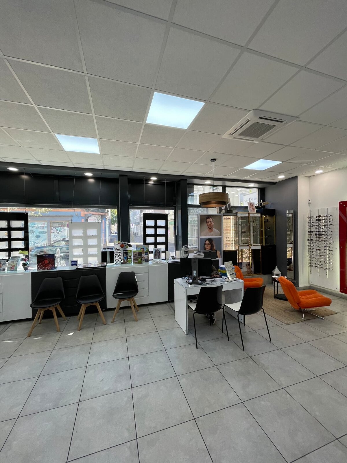 Le coin essayage de la boutique Optic Briand